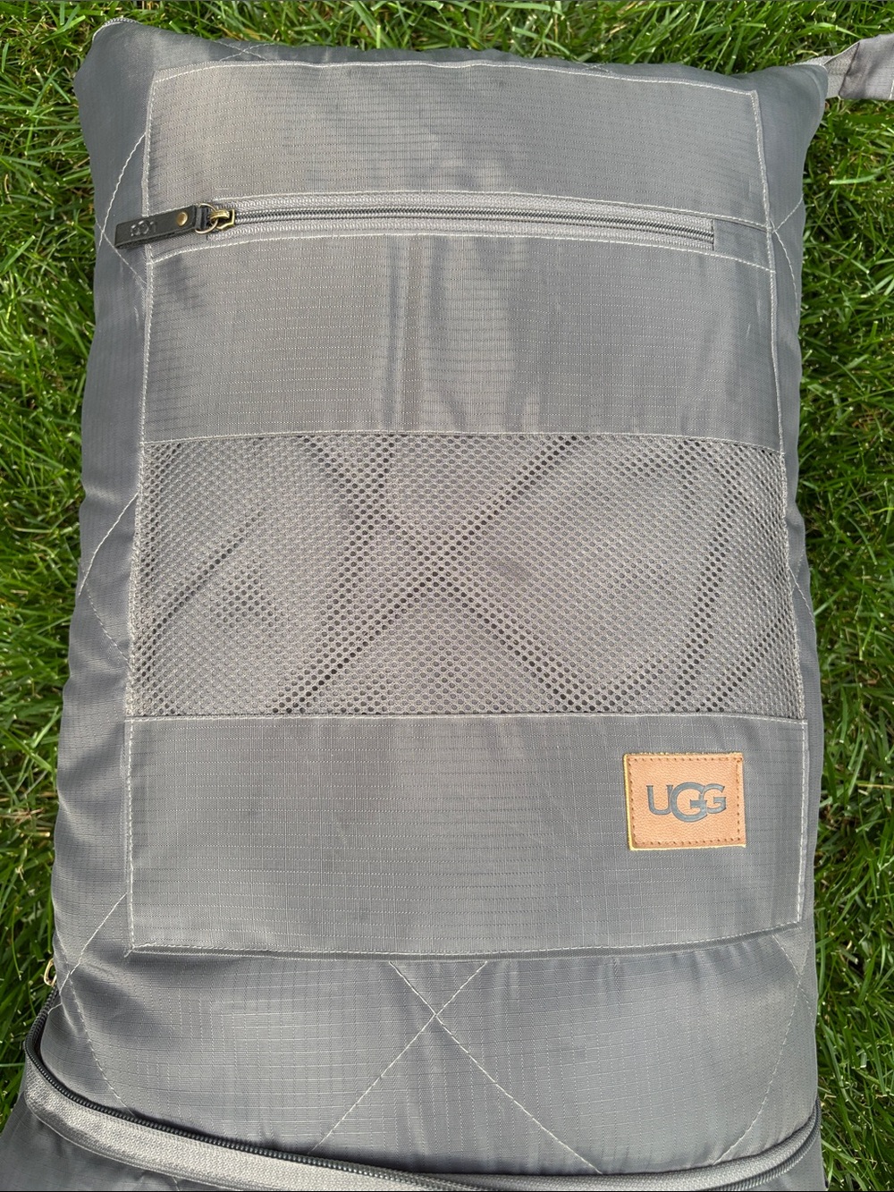 UGG foldable blanket - Picture 4 of 7